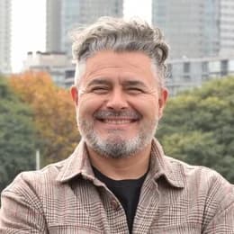 Retrato de Alex Contreras